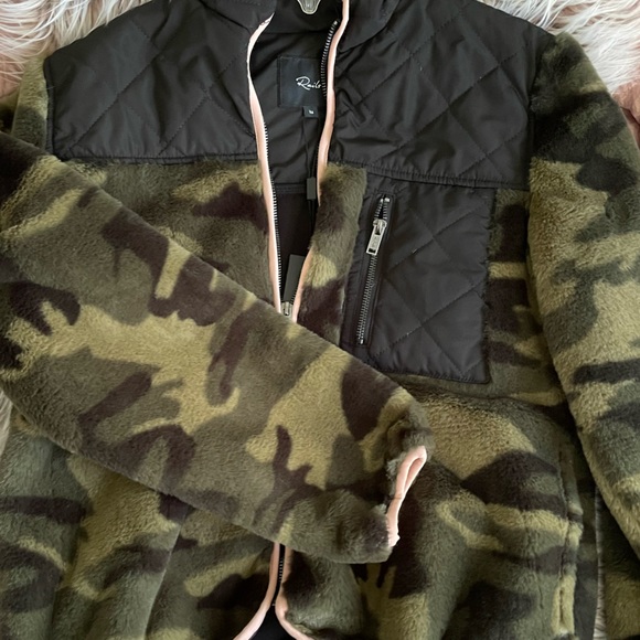 NWT Rails Wesley Camouflage Fleece Jacket - Picture 6 of 7